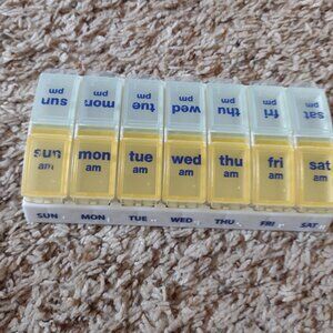 NEW 7-day AM/PM pill organizer - Bundle and save!